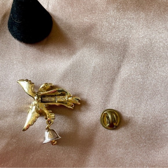 Vintage Louis Giusti “Gigi” Angelica Angel with Bell Brushed Gold Pin or Brooch - Picture 4 of 6